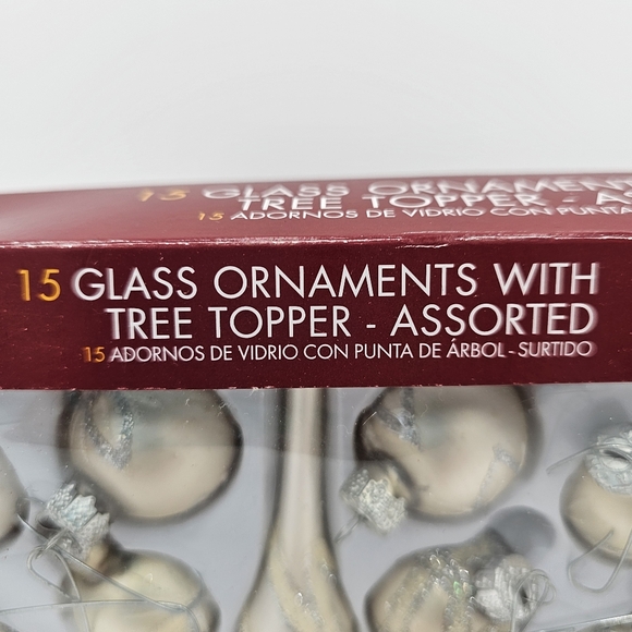 A beautiful set of Small, 15 glass Christmas ornaments with matching tree topper - Picture 2 of 3